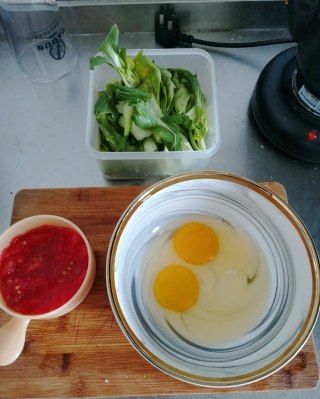 第2步(西红柿鸡蛋油菜炒面的做法)