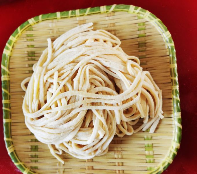 鸡蛋手擀面