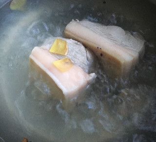 第1步(青椒回锅肉的做法)