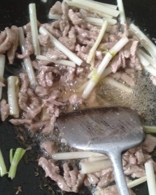 第6步(芹菜牛肉丝的做法)