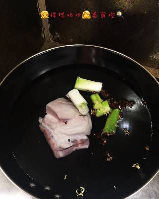 第1步(辣子回锅肉的做法)