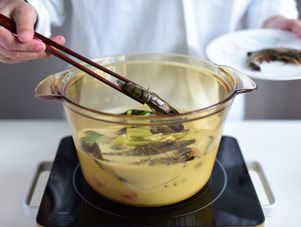 第3步(日式海鲜豆浆锅的做法)