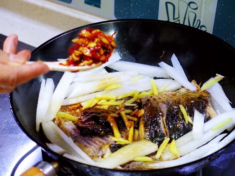 超简单！又鲜又美味的荆州草鱼火锅成品图