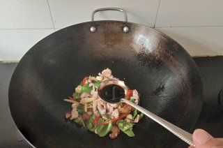 第6步(香菇炒肉的做法)