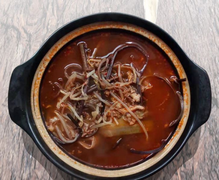 韩国料理. 辣牛肉汤成品图