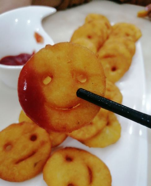 笑脸土豆饼成品图