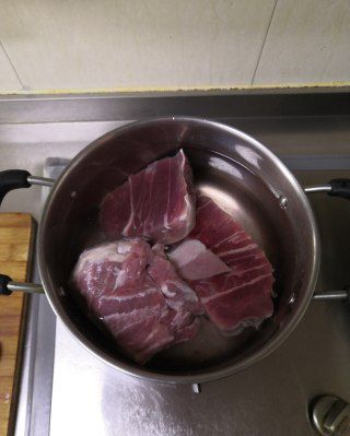 第2步(卤牛肉的做法)