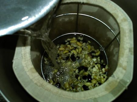 第6步(燕麦黑黄豆浆的做法)