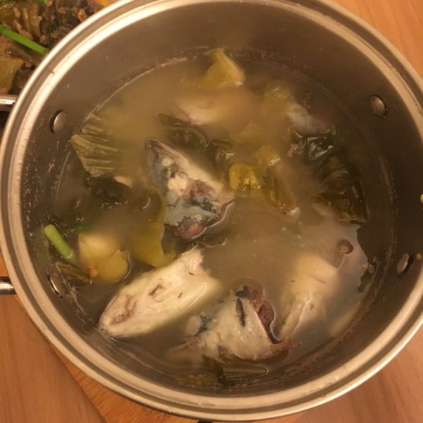 第7步(鳗鱼头酸菜汤的做法)