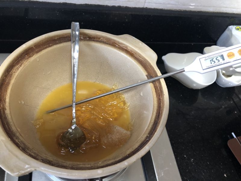 第3步(橙汁棒棒糖的做法)