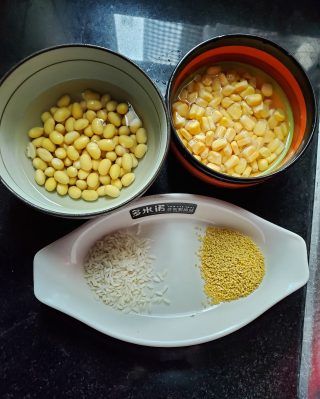 第1步(玉米豆浆的做法)