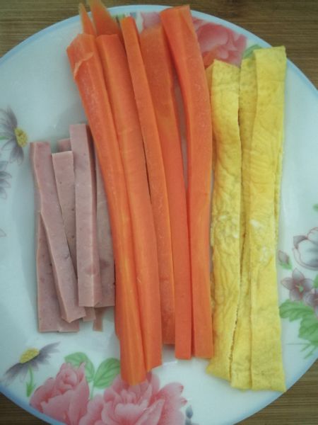 第3步(紫菜包饭的做法)
