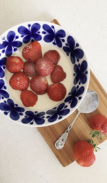 简单食谱｜（瑞典）奶油腌草莓成品图