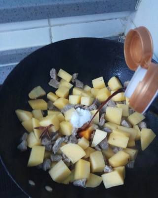 第5步(咖喱土豆炖牛肉的做法)