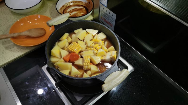 第6步(玉米土豆鸡翅煲的做法)