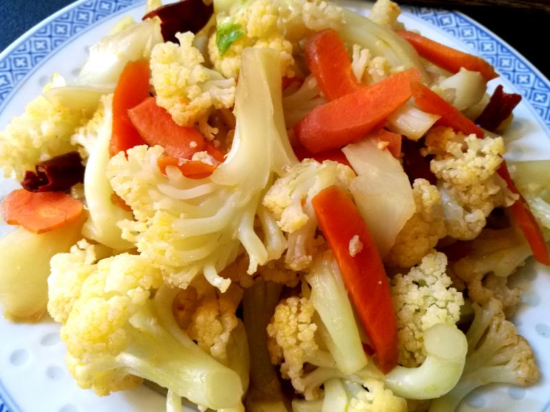 第3步(超简单的干锅花菜，营养好吃的做法)