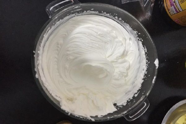 第9步(生日蛋糕奶油，自己在家轻松自制奶油的做法)