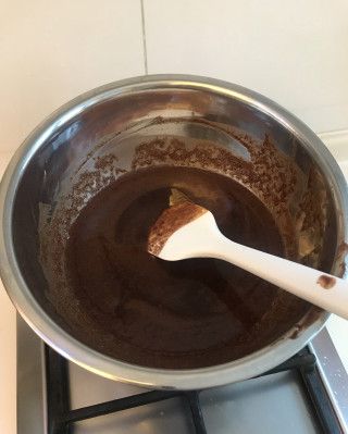 第4步(巧克力熔岩蛋糕的做法)