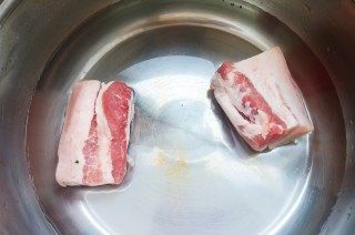 第3步(蒜苗回锅肉的做法)
