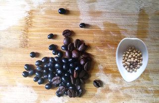 第1步(咖啡黑豆浆的做法)