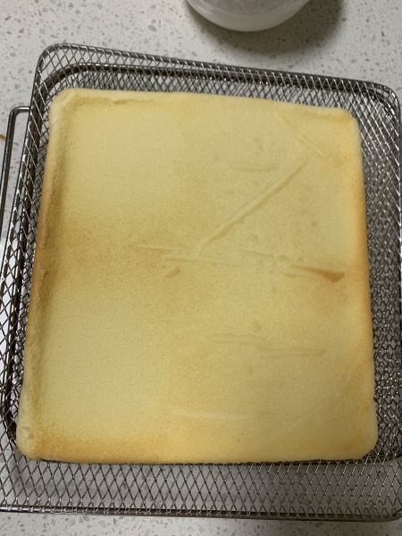 第5步(空气炸锅蛋糕卷的做法)