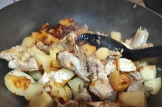 第8步(土豆炖鸡肉的做法)