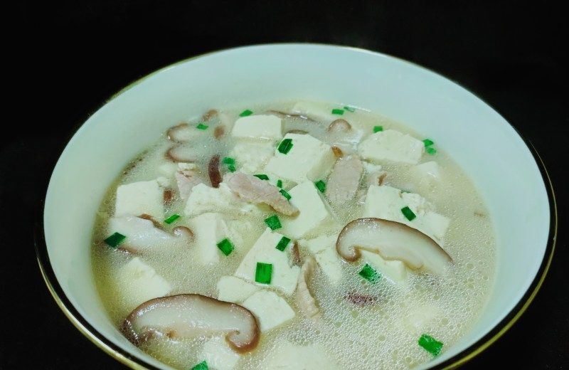 香菇瘦肉豆腐汤成品图