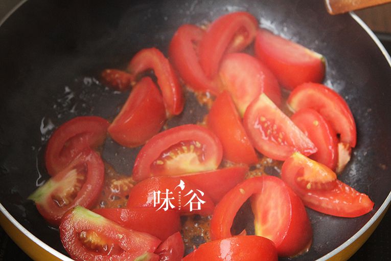第5步(番茄牛尾汤的做法)