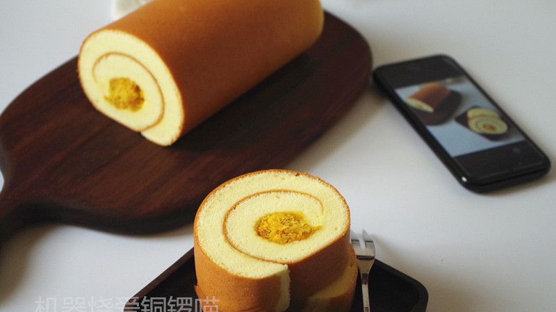 日式棉花肉松蛋糕卷成品图