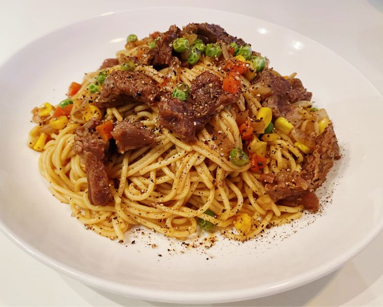 第11步(西餐厅的黑椒牛柳意面(附秘制黑椒汁做法)的做法)