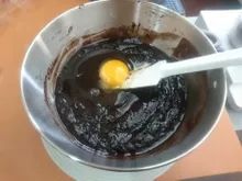 第7步(生巧克力蛋糕(生酮/低糖)的做法)