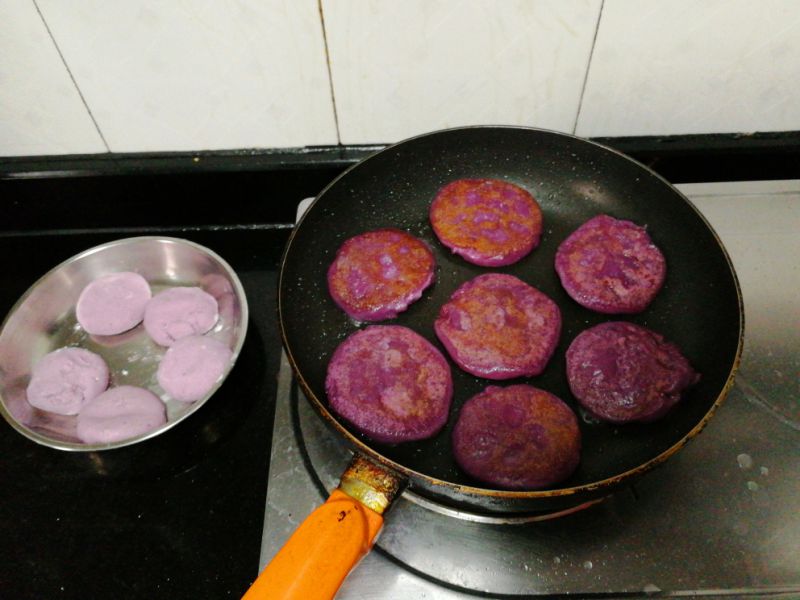 第6步(紫薯糯米饼的做法)