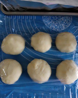 第3步(葱香肉松面包的做法)