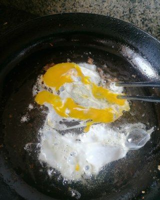 第2步(鸡蛋炒粉的做法)