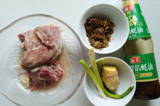 第1步(酸菜炖牛肉的做法)
