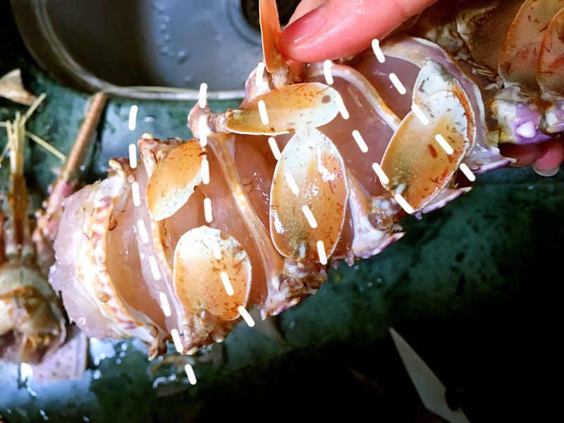 第5步(龙虾粥、清蒸龙虾及处理龙虾的方法的做法)