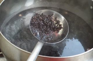 第6步(山药莲子黑米粥 的做法)