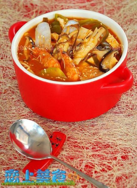 韩式海鲜大酱汤成品图