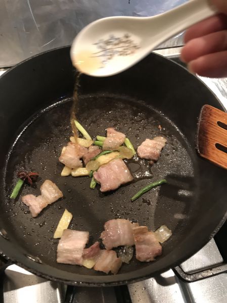 第2步(白菜猪肉炖粉条的做法)