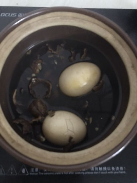第3步(核桃壳煮鸡蛋的做法)
