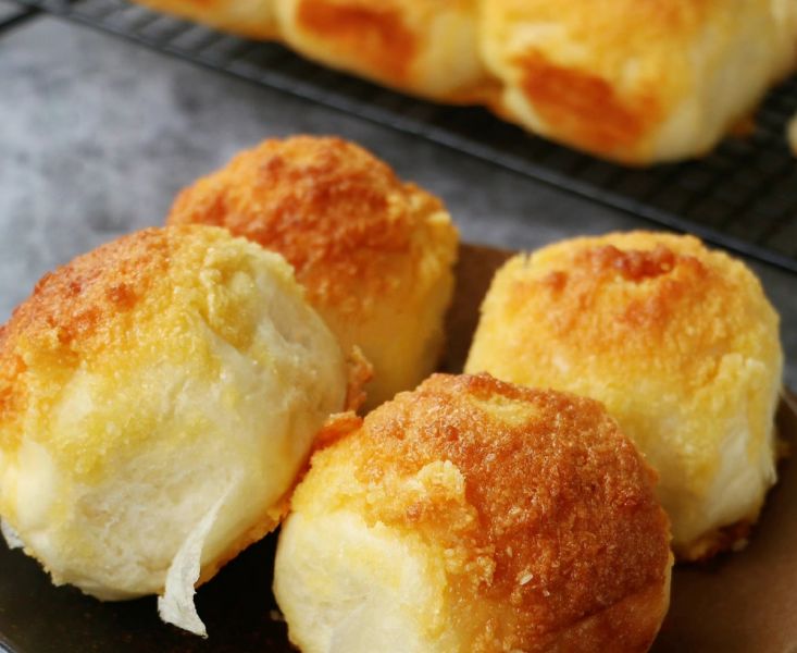 第13步(椰蓉酱小餐包的做法)