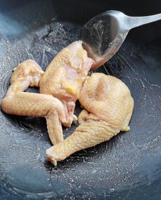 第3步(电饭锅盐焗鸡的做法)