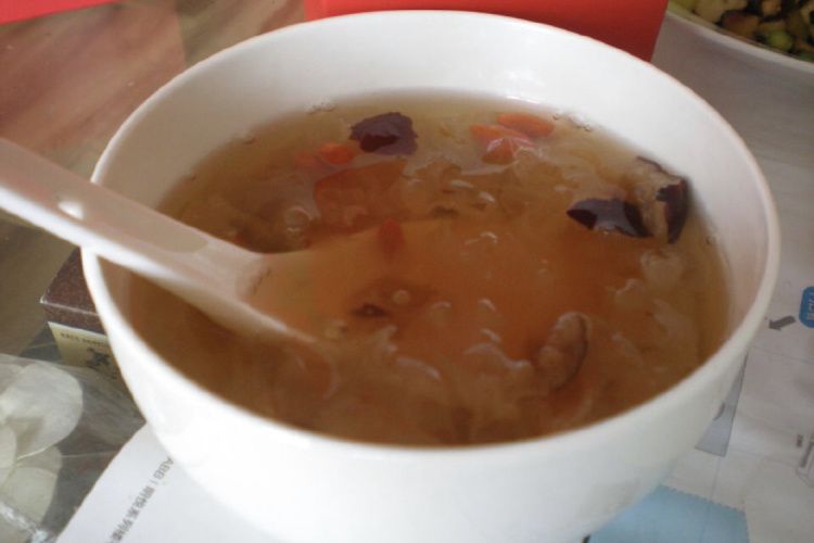 补血汤，红枣枸杞银耳汤成品图