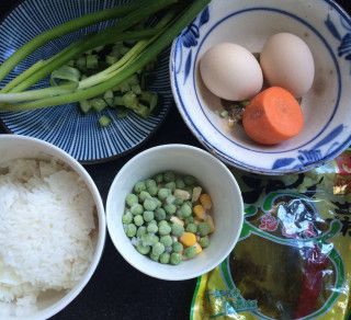 第1步(酸菜炒米的做法)