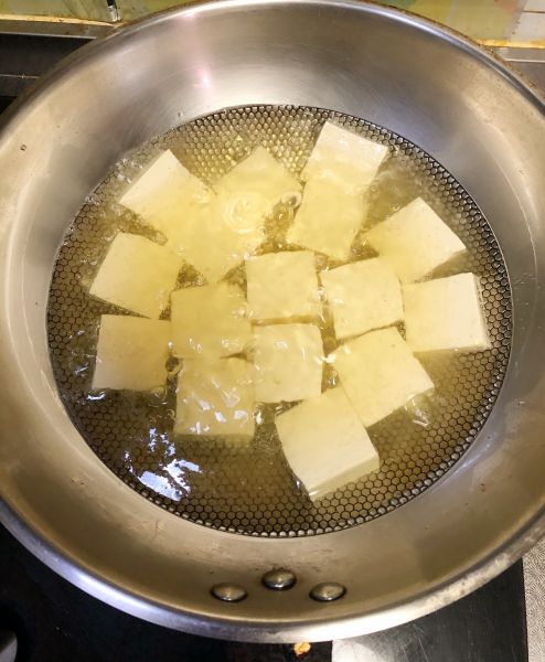 第2步(家常红烧豆腐的做法)