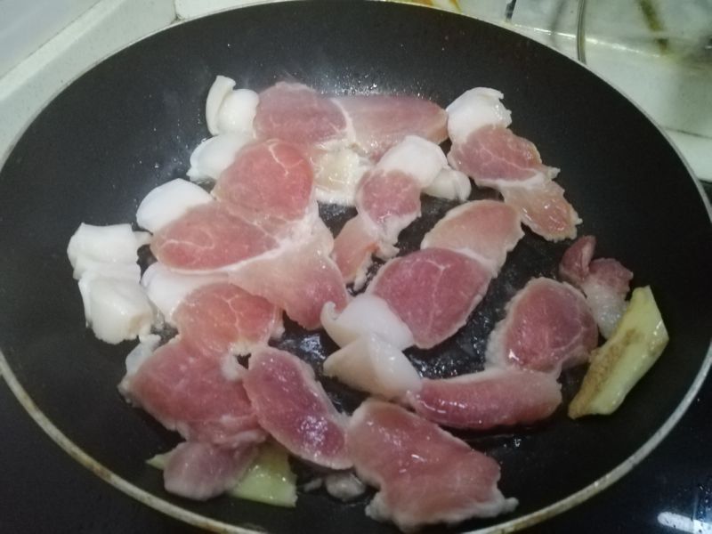 第4步(土豆香菇烧肉的做法)