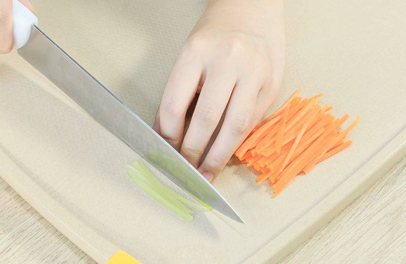 第6步(紫菜寿司的做法)