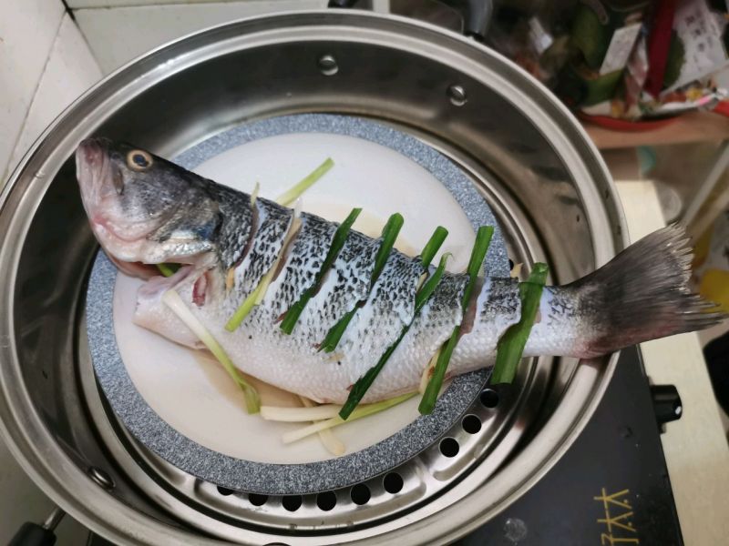 第3步(清蒸鲈鱼的做法)