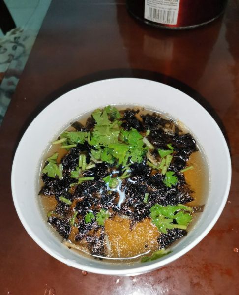 紫菜虾皮汤成品图