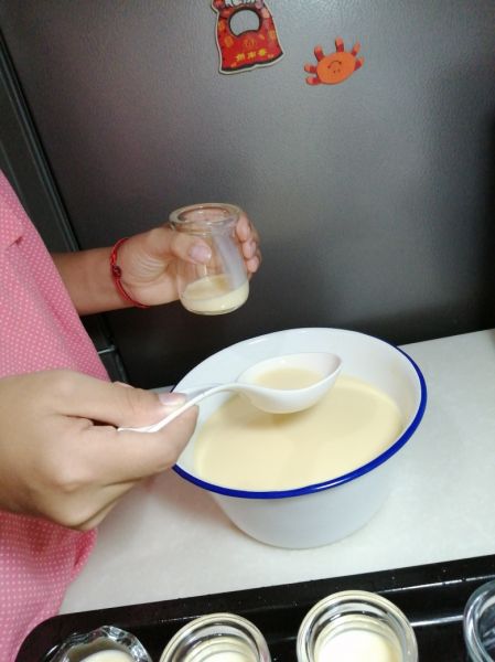 第7步(焦糖牛奶布丁的做法)